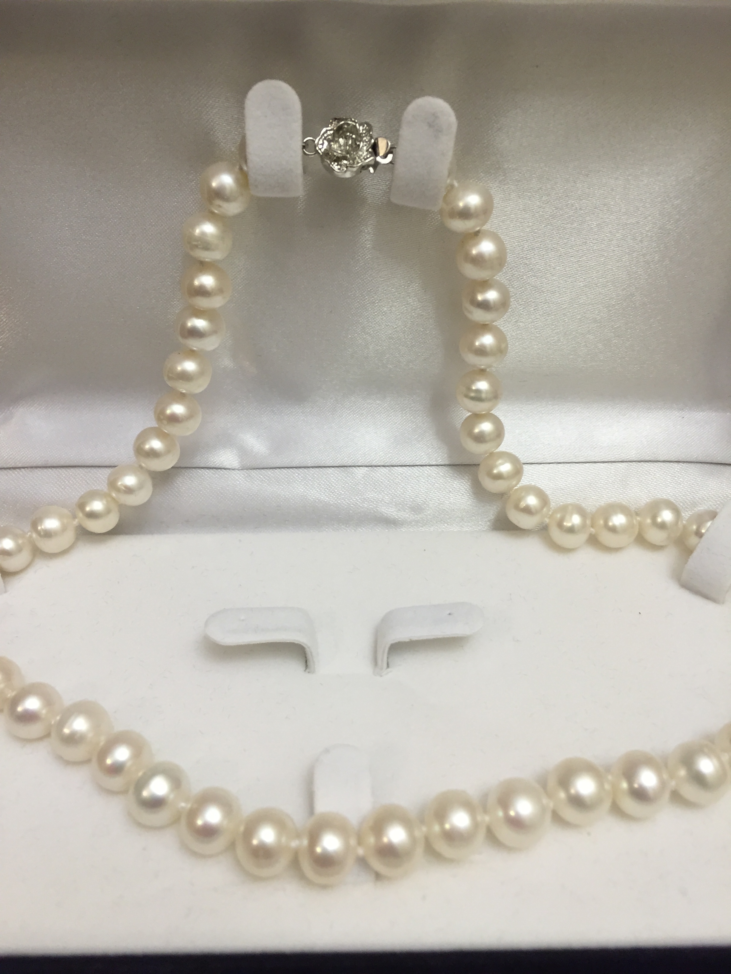 9mm white freshwater pearl necklace